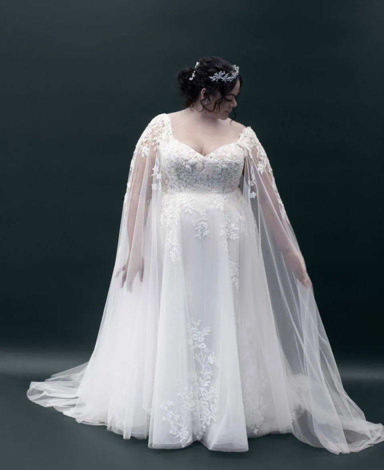 20 Stunning Plus Size Wedding Outfit Ideas That Will Make You Feel Like The Best-Dressed Guest