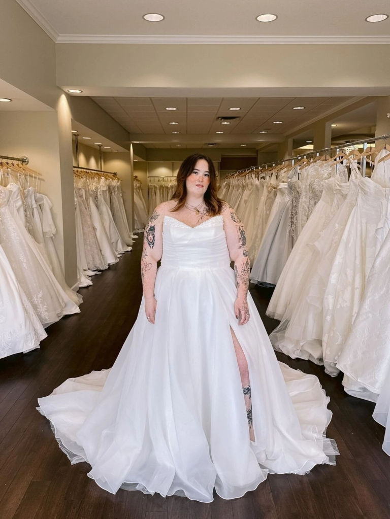 20 Stunning Plus Size Wedding Styles That Will Make You Feel Like Bridal Royalty