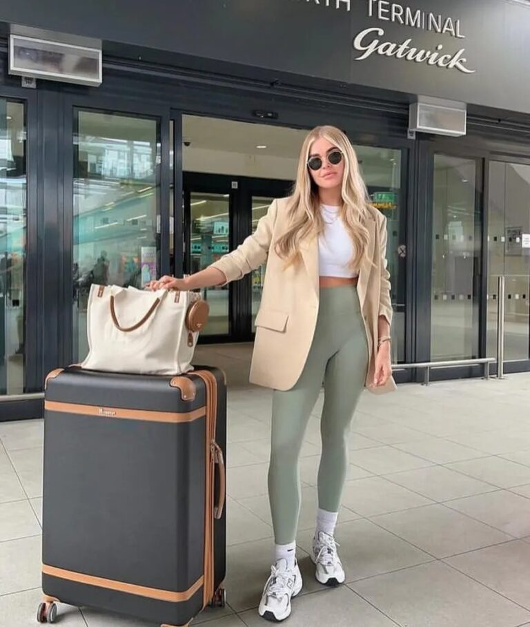 20 Breezy Airport Outfit Ideas That’ll Have You Looking Chic From Check-In to Landing