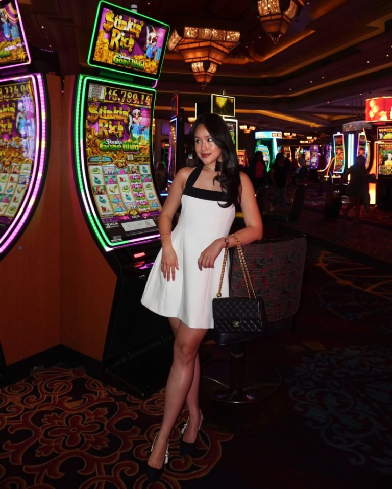 25 Vegas Outfits 2026 That Will Turn Heads – Stylish Day, Night, and Club Looks to Copy