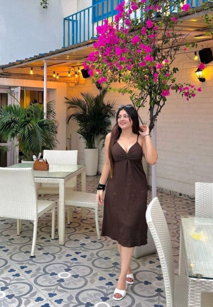 20 Effortlessly Chic Midsize Summer Outfits That’ll Make You Want to Retire Your Entire Closet