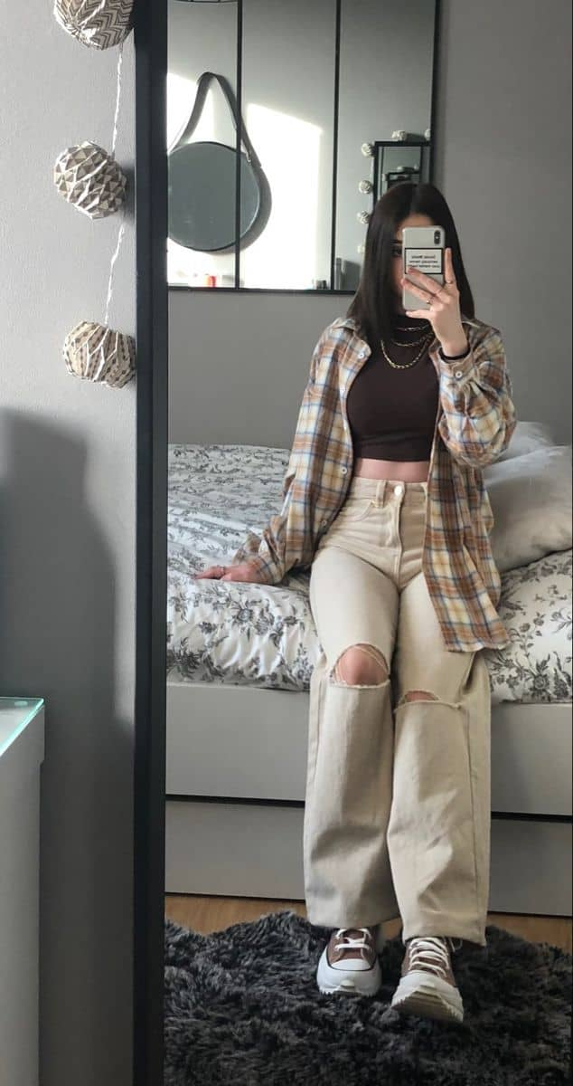 20 Y2K-Inspired Back-to-School Outfits That’ll Make You the Coolest Kid in Class